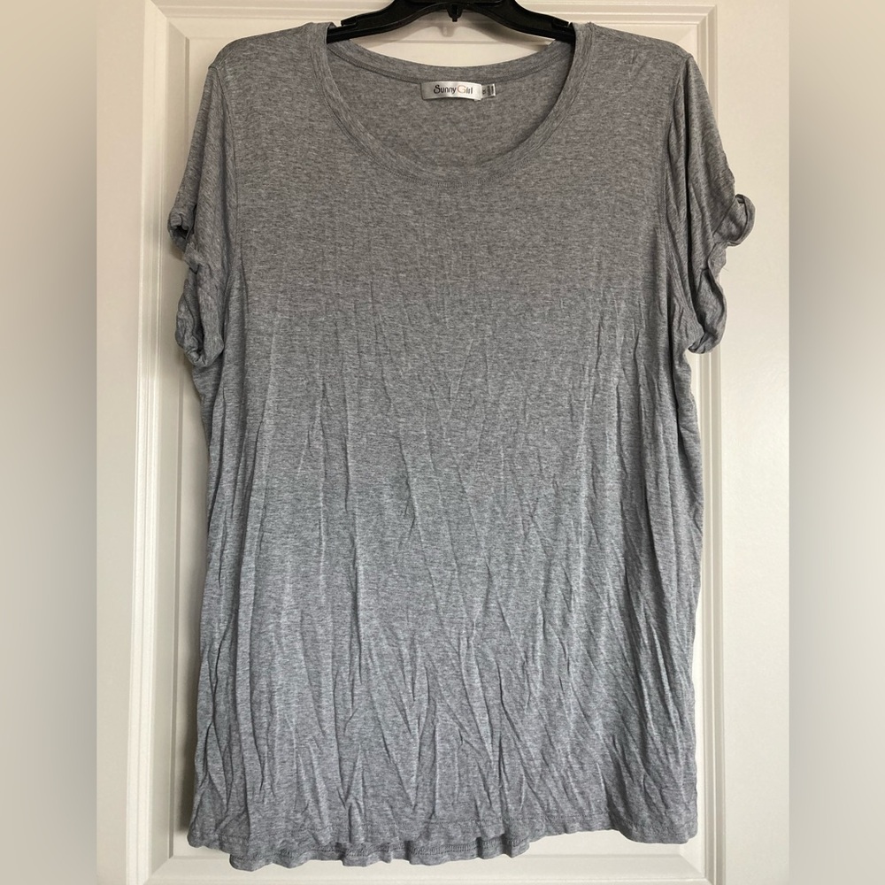 Loose grey T shirt